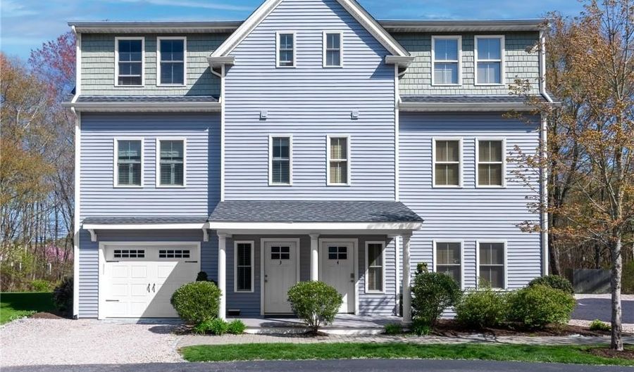 12 Park Ave 3, Narragansett, RI 02882 - 2 Beds, 3 Bath