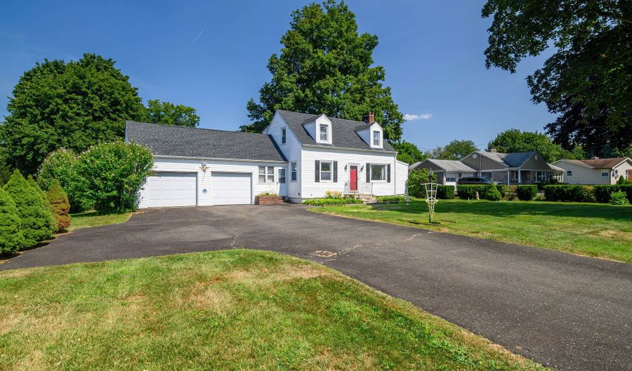 19 Valerie Ln, Danbury, CT 06811 - 3 Beds, 2 Bath