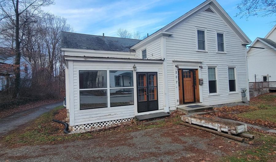 207 Silver St, Bennington, VT 05201 - 4 Beds, 2 Bath