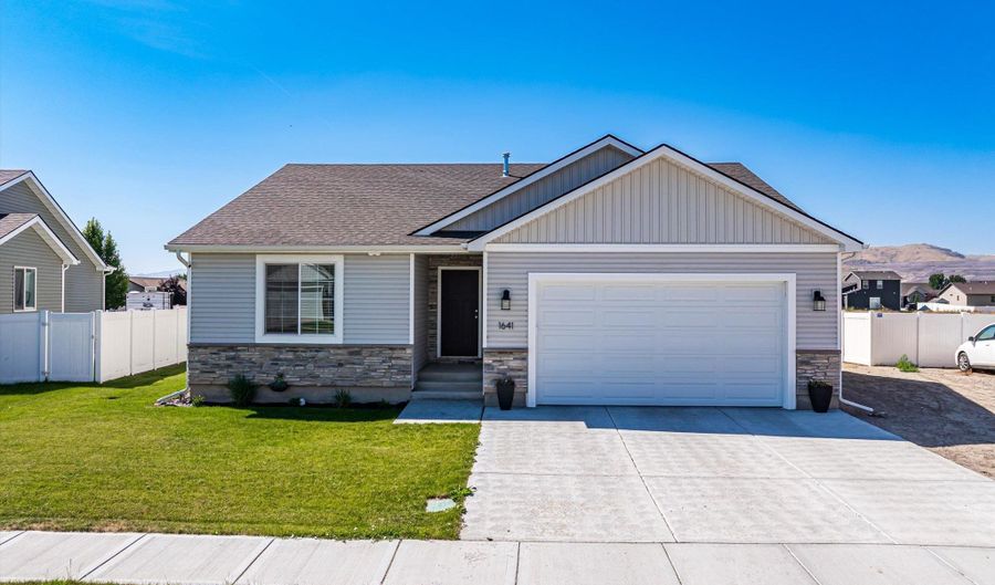 1641 Petersburg, Chubbuck, ID 83202 - 3 Beds, 2 Bath