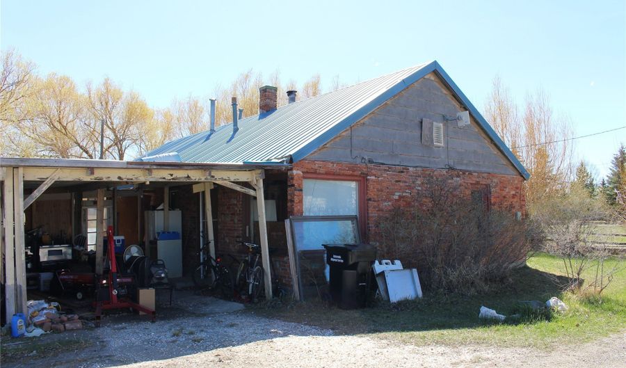 1018 Crosby St, Anaconda, MT 59711 - 3 Beds, 1 Bath