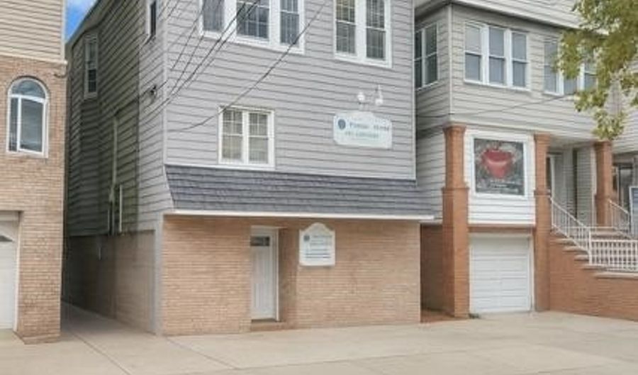 801 KENNEDY Blvd 2, Bayonne, NJ 07002 - 3 Beds, 1 Bath