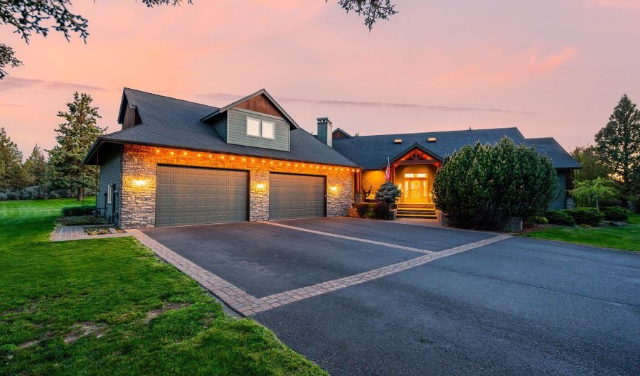 20960 Royal Oak Cir, Bend, OR 97701 - 4 Beds, 4 Bath