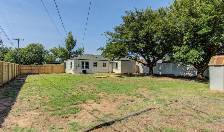 1010 13th St, Abernathy, TX 79311 - 3 Beds, 2 Bath