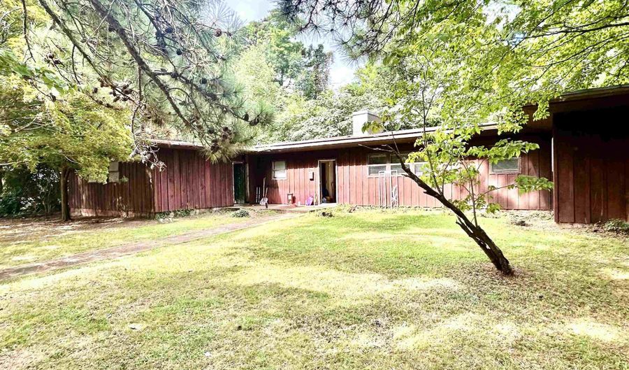 1104 S Madison St, Athens, AL 35611 - 4 Beds, 2 Bath