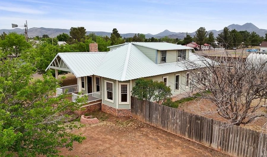 1101 N 14th St, Alpine, TX 79830 - 3 Beds, 3 Bath
