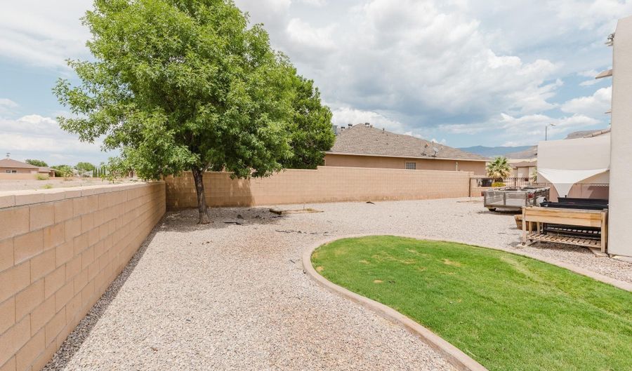 2472 Sedona Rdg, Alamogordo, NM 88310 - 4 Beds, 2 Bath
