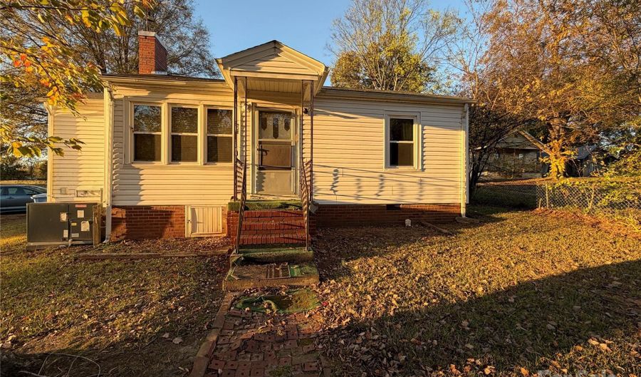 928 Bost St, Albemarle, NC 28001 - 2 Beds, 1 Bath