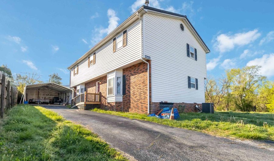 85 Walnut St, Barbourville, KY 40906 - 4 Beds, 2 Bath