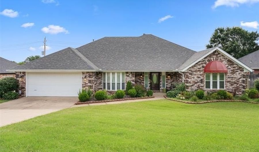 1018 Arbor Dr, Bartlesville, OK 74006 - 4 Beds, 3 Bath