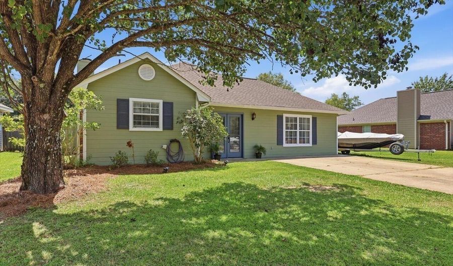 728 Whippoorwill Dr, Brandon, MS 39047 - 3 Beds, 2 Bath