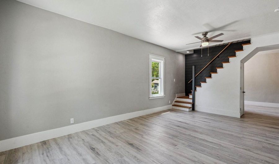 332 Arthur St, American Falls, ID 83211 - 5 Beds, 3 Bath