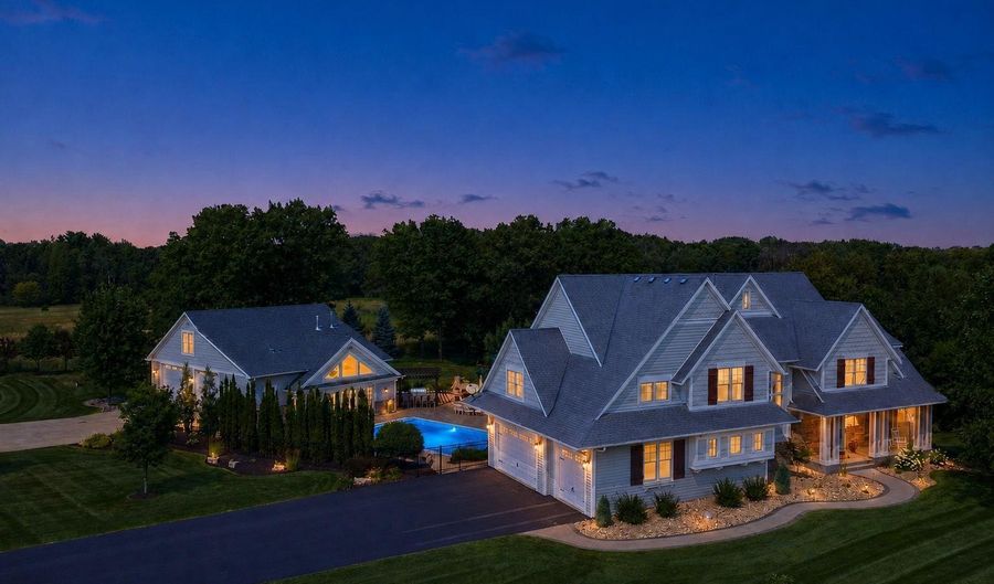 15471 Dogwood St NW, Andover, MN 55304 - 5 Beds, 6 Bath