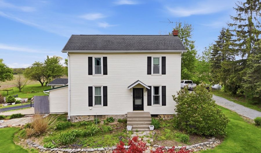 3168 County Road 15, Auburn, IN 46706 - 3 Beds, 1 Bath