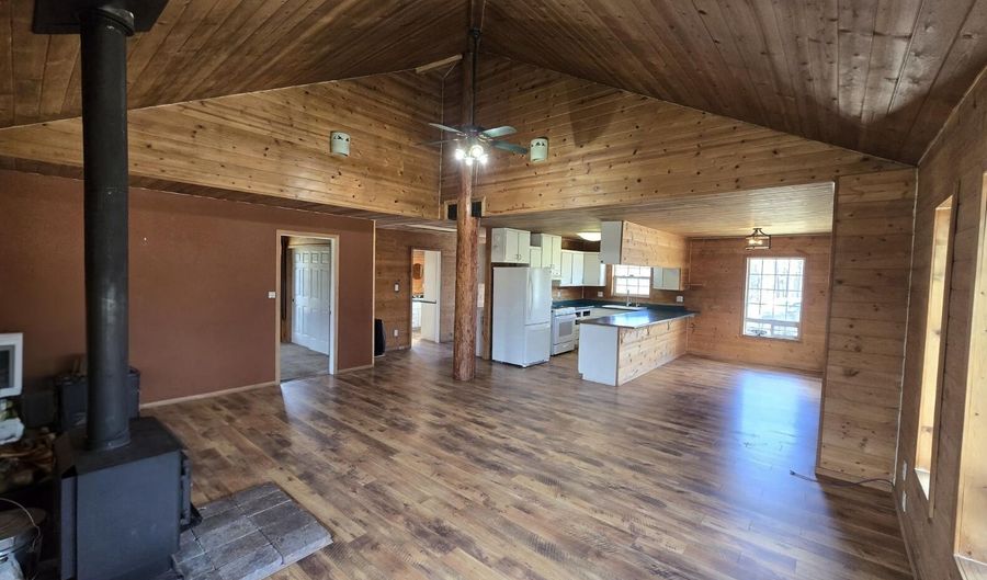 34010 Peccary Ln, Bonanza, OR 97623 - 1 Beds, 1 Bath