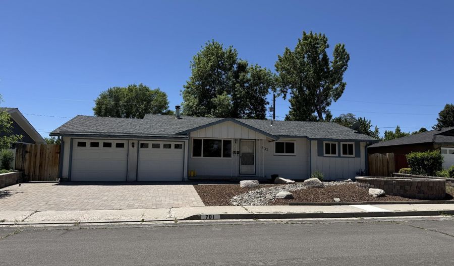 701 Norrie Dr, Carson City, NV 89703 - 2 Beds, 3 Bath