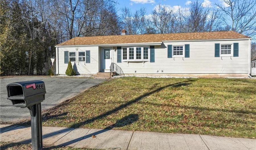 444 Westfield St, Middletown, CT 06457 - 3 Beds, 3 Bath