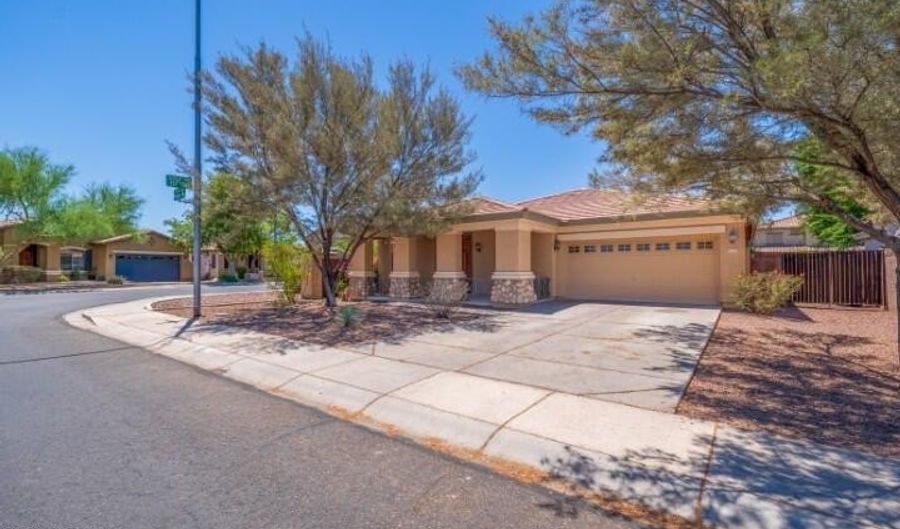 13755 W MONTEREY Way, Avondale, AZ 85392 - 2 Beds, 2 Bath