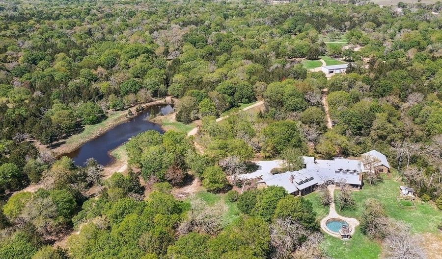 6925 S Sycamore Crossing Rd, Bellville, TX 77418 - 4 Beds, 5 Bath