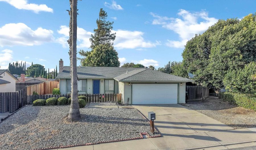 2226 Meredith Way, Antioch, CA 94509 - 3 Beds, 2 Bath