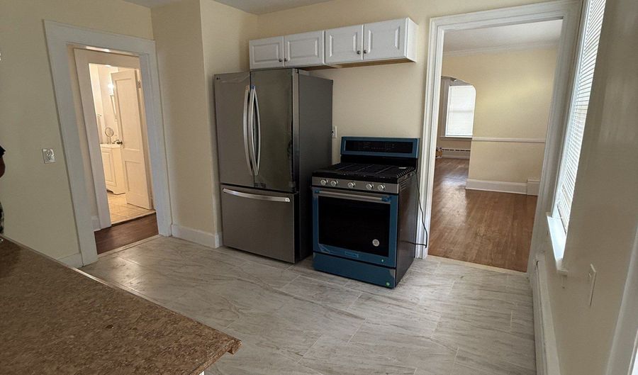 87 Manhattan Ave 2nd floor, Bridgeport, CT 06606 - 2 Beds, 1 Bath