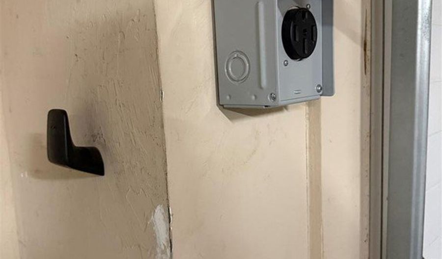 1016 Sheryl Ln, Altus, OK 73521 - 4 Beds, 3 Bath