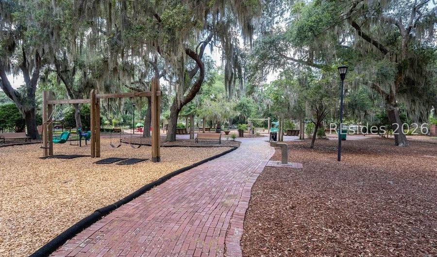 1106 Woodward Ave, Beaufort, SC 29902 - 2 Beds, 1 Bath