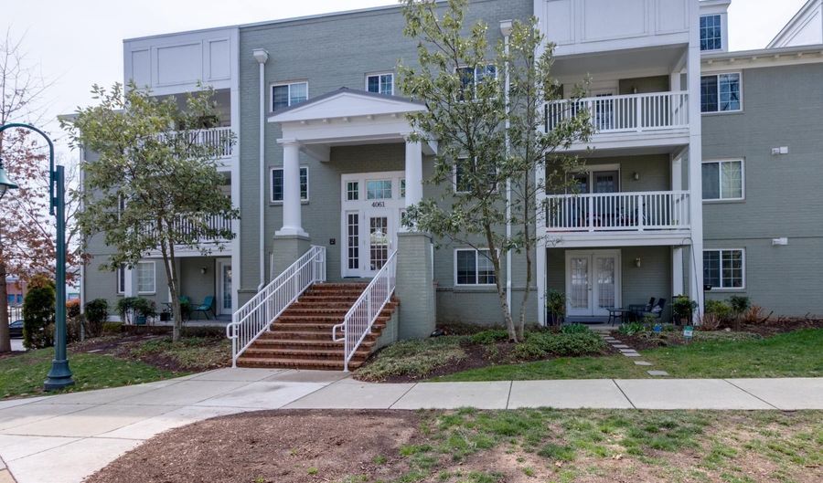 4061 FOUR MILE RUN Dr 202, Arlington, VA 22204 - 2 Beds, 2 Bath
