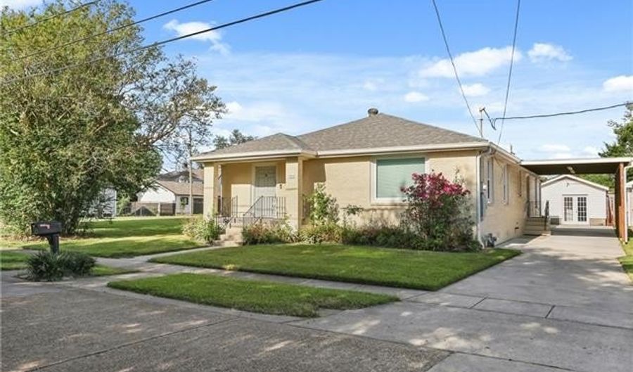 904 LEBEAU St, Arabi, LA 70032 - 4 Beds, 2 Bath
