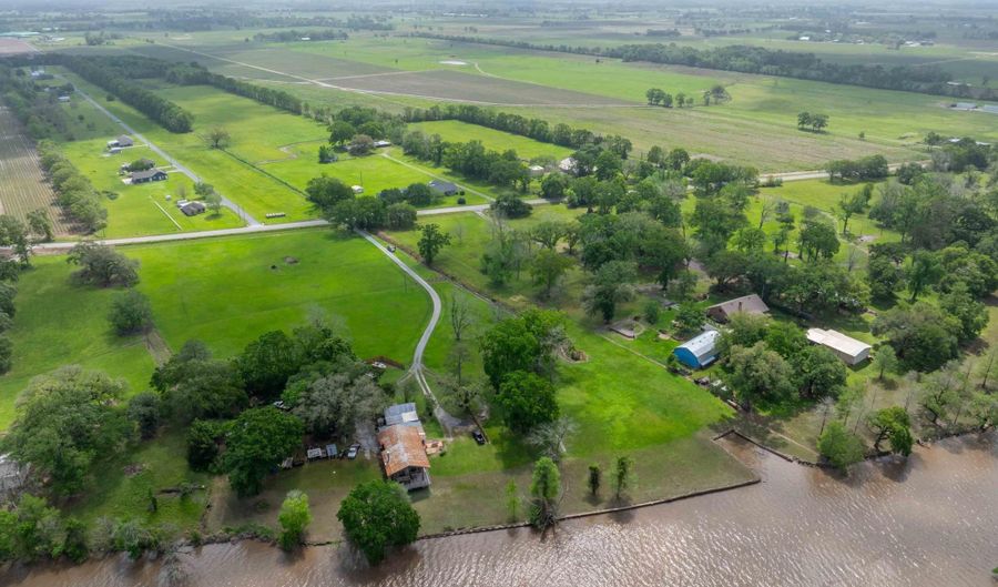 9204 La Hwy 82, Abbeville, LA 70510 - 0 Beds, 0 Bath
