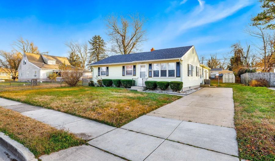 816 LINCOLN St, Dover, DE 19904 - 4 Beds, 2 Bath