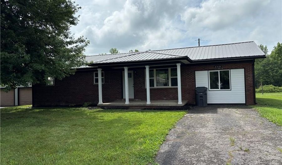 2318 N Lakeview Dr, Austin, IN 47102 - 4 Beds, 2 Bath