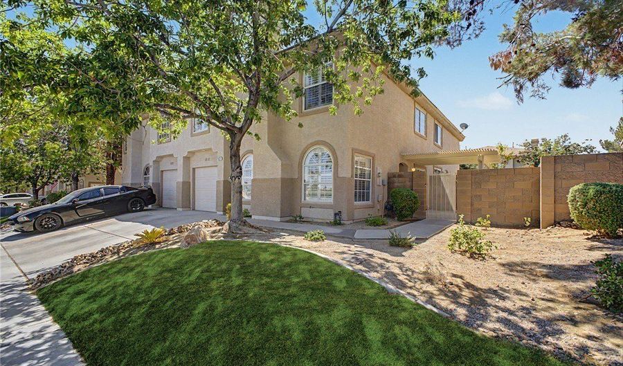 1637 Xanadu Dr, Henderson, NV 89014 - 3 Beds, 3 Bath