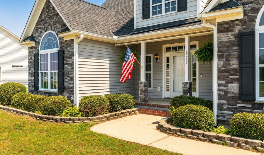 1227 Grayleigh Dr, Ayden, NC 28513 - 3 Beds, 2 Bath