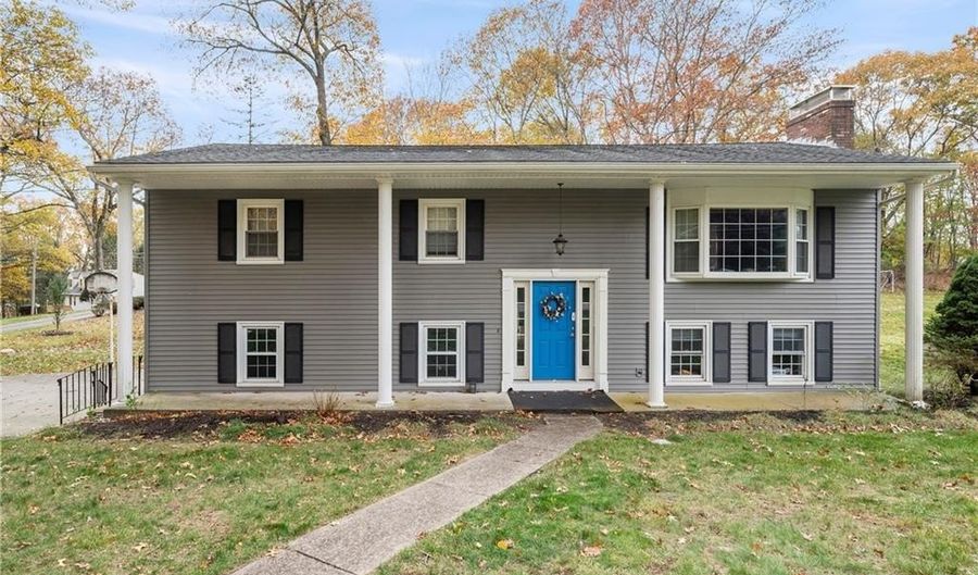 11 Secluded Ct, Cumberland, RI 02864 - 3 Beds, 2 Bath