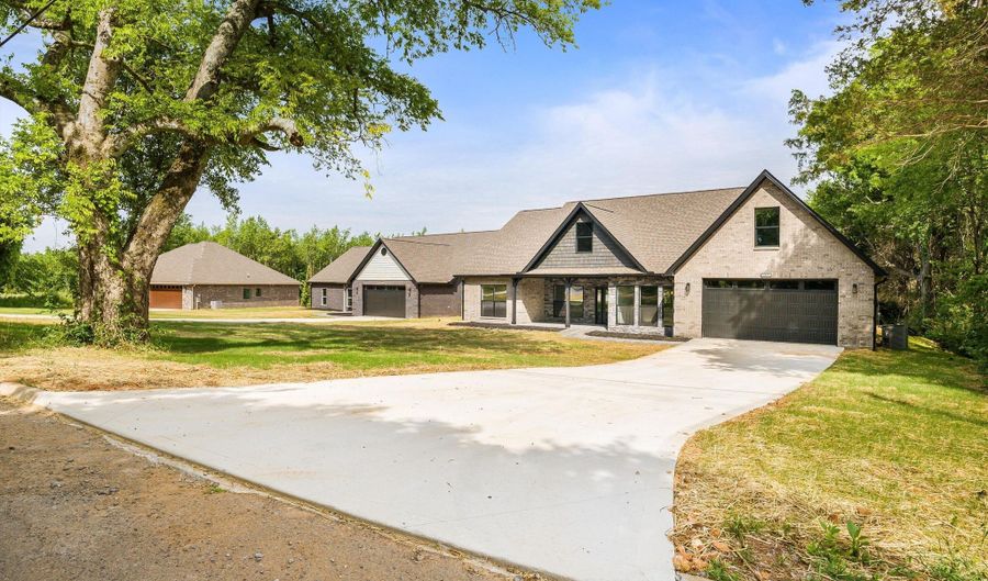 1030 N Linden Dr, Alcoa, TN 37701 - 3 Beds, 2 Bath
