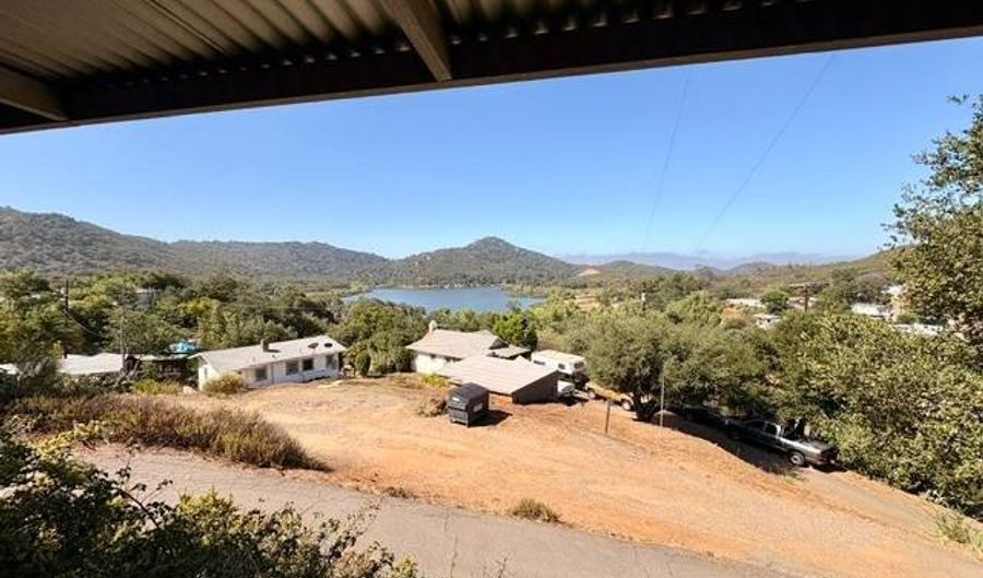 25484 LAKE WOHLFORD E-25, Escondido, CA 92027 - 2 Beds, 1 Bath