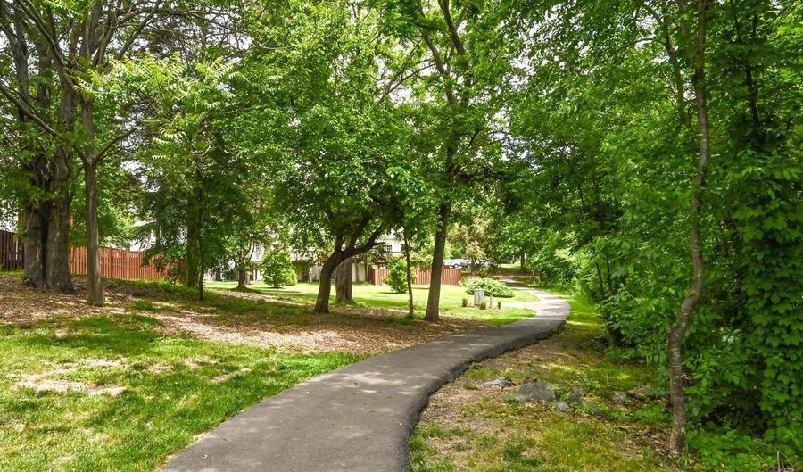 43195 GATWICK Sq, Ashburn, VA 20147 - 3 Beds, 4 Bath
