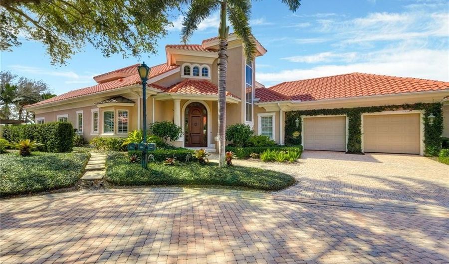 7100 Verde Way, Naples, FL 34108 - 4 Beds, 5 Bath