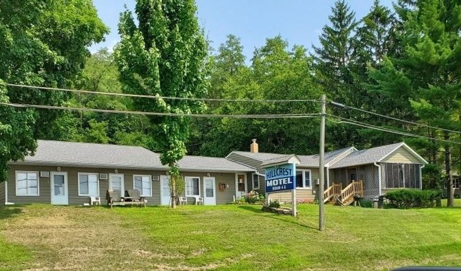 240 N State Road 35, Alma, WI 54610 - 9 Beds, 9 Bath