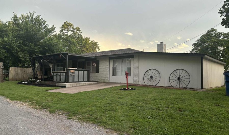 24 Lakeshore Dr, Adair, OK 74330 - 3 Beds, 1 Bath