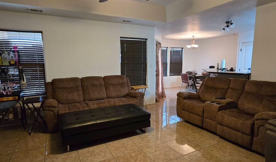2602 W Lea St, Carlsbad, NM 88220 - 3 Beds, 2 Bath