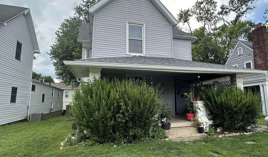 404 N Lincoln Ave, Alexandria, IN 46001 - 4 Beds, 2 Bath