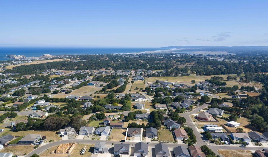 776 SPYGLASS Dr, Bandon, OR 97411 - 3 Beds, 2 Bath