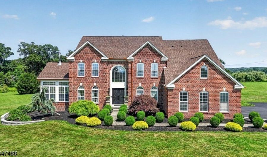 3 Surrey Way, Alexandria Twp., NJ 08867 - 4 Beds, 4 Bath