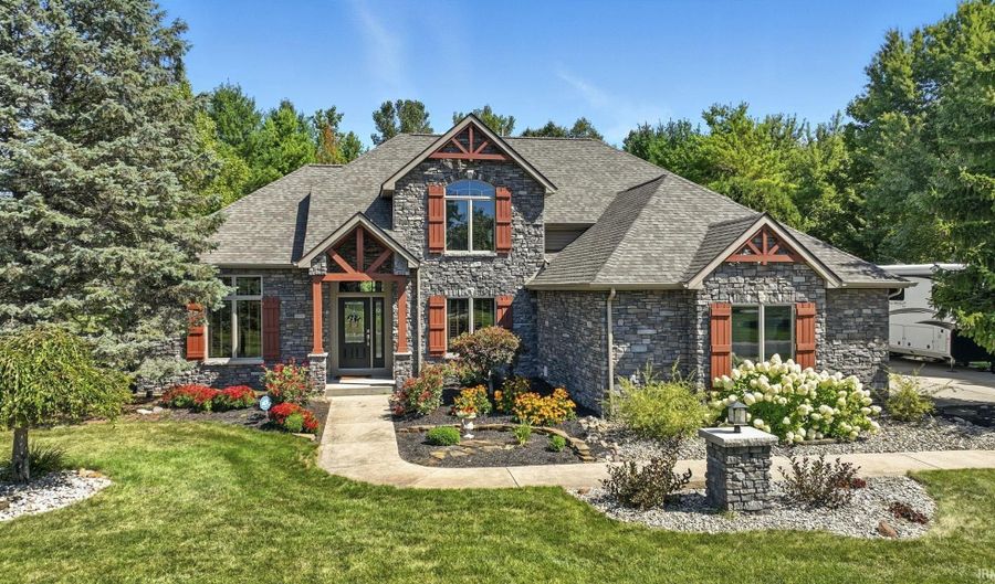 102 Greenhurst Ct, Auburn, IN 46706 - 4 Beds, 3 Bath