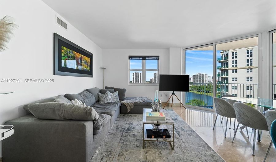 19900 E Country Club Dr 1112, Aventura, FL 33180 - 2 Beds, 2 Bath