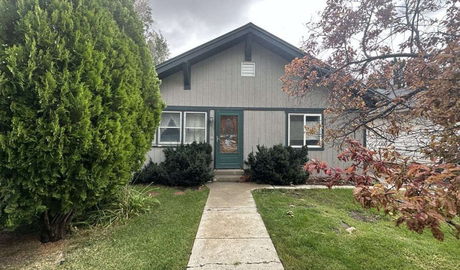 815 Hamilton St, Carlin, NV 89822 - 2 Beds, 1 Bath