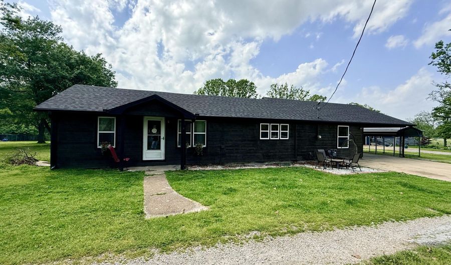 613 Hall Ave, Ava, MO 65608 - 4 Beds, 2 Bath