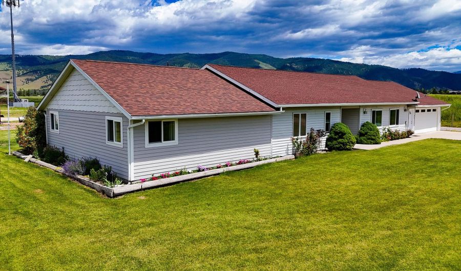 93396 US Highway 93, Arlee, MT 59821 - 4 Beds, 3 Bath